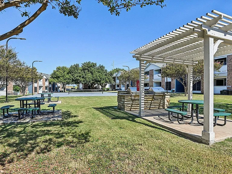100-web-or-mls-Brown St-0310-922