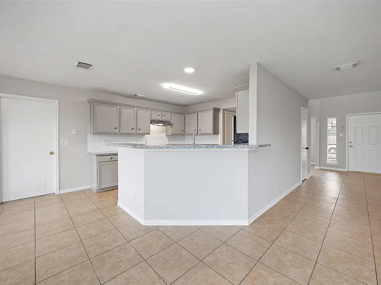 16710 Cheshire Place Dr — Photo 8