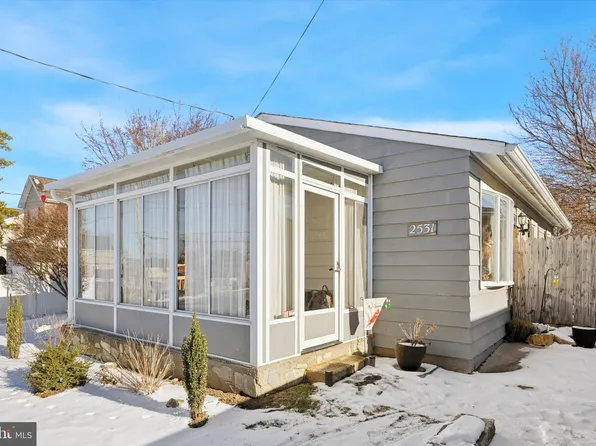 2531 Paris Ave, Feasterville Trevose, PA 19053