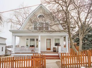 12 Crestwood Ter, Davenport, IA 52803