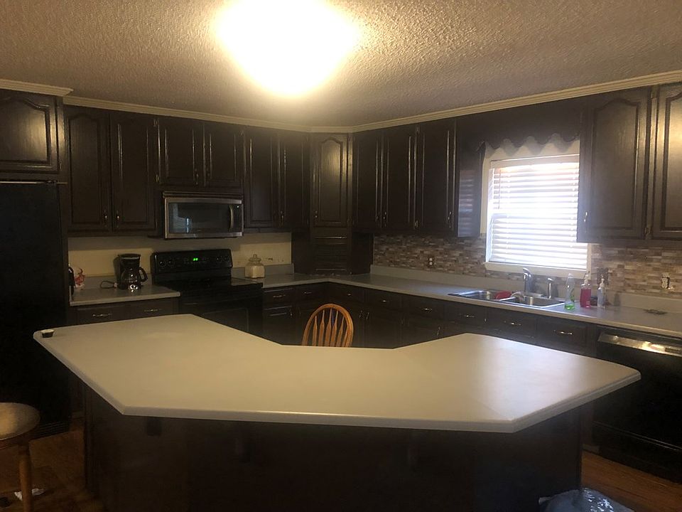 2nd image of 604 Cave St