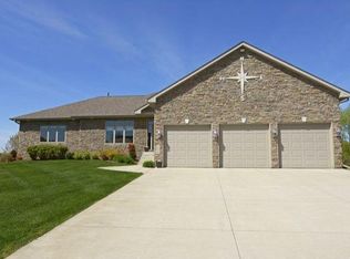 1846 Sandbar Cir, Waconia, MN 55387