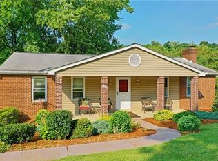 6915 Spruce St, Finleyville, PA