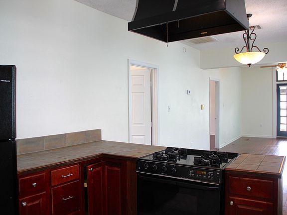 4th image of 2325 Robert St Floor 2