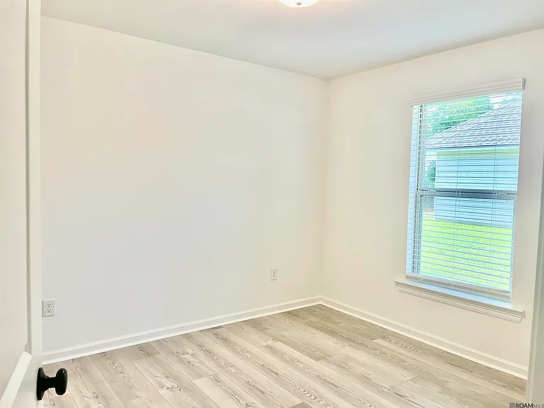 10922 S Lakeside Dr — Photo 12