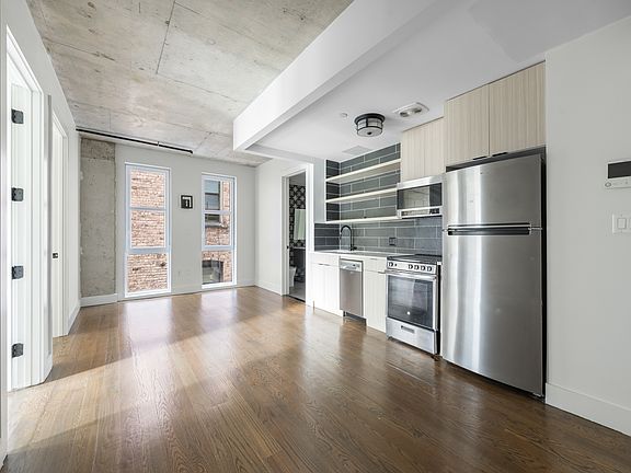 2nd image of 2021 Farragut Rd APT 3C