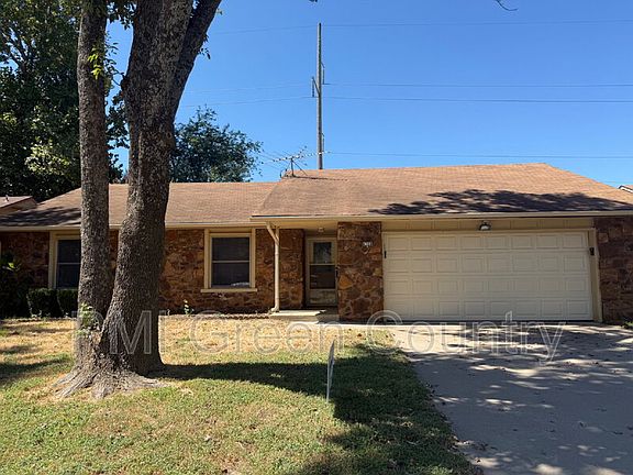 2nd image of 4708 S Maple Ave