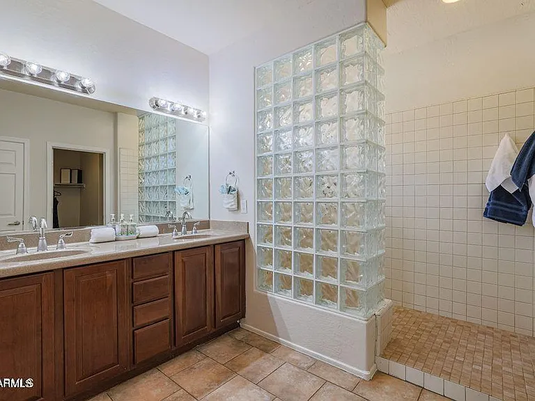 41520 N River Bend Ct — Photo 21