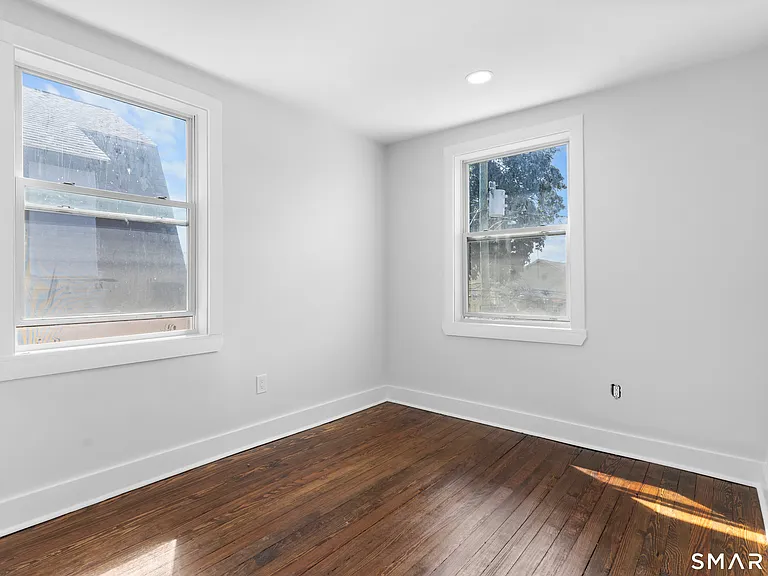 366 Remington St — Photo 16