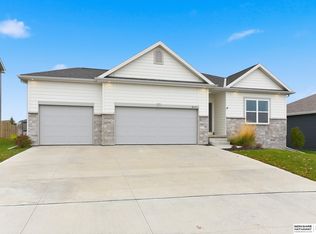 8014 N 167th Ave, Bennington, NE 68007