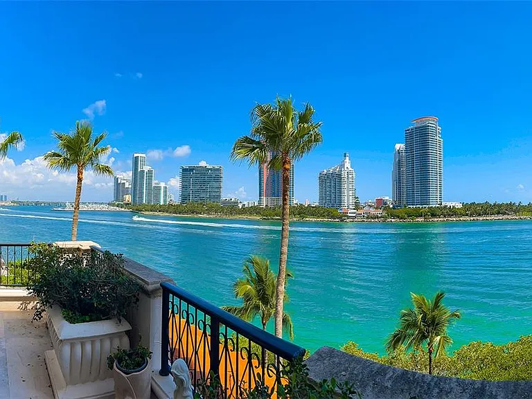 7241 Fisher Island Dr #7241 — Photo 29