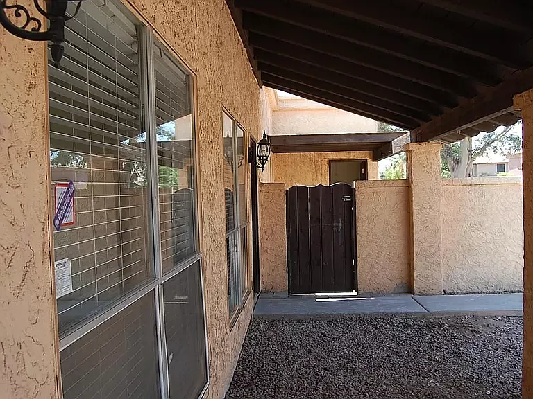 725 N Arrowhead Dr #3 — Photo 12