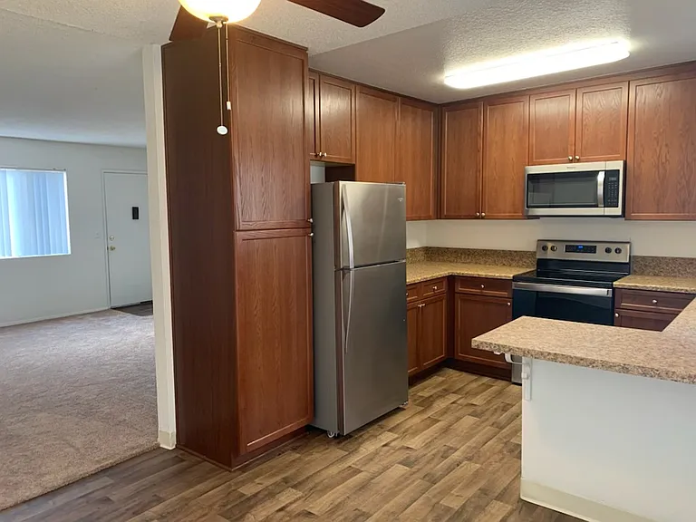 The Carlton Ridge Apartments — Photo 46
