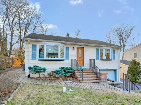 40 Bannehr St, Oakland Boro, NJ 07436