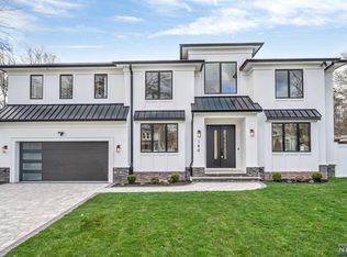 144 Village Cir E, Paramus, NJ 07652