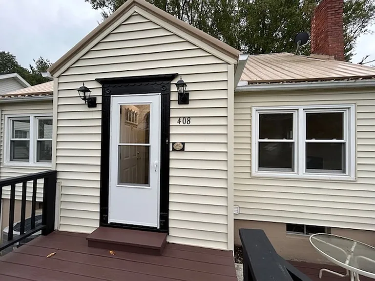 408 Orchard Dr — Photo 1