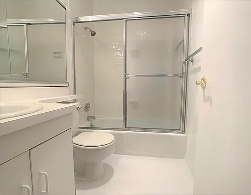 Rented by Manhattan Realty Group | media 4