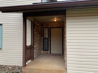 812 Westwood Rd, Maryville, IL