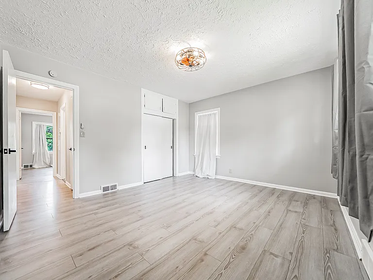 24111 Edgehill Dr — Photo 19