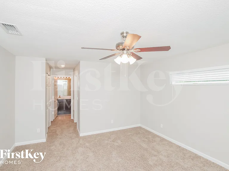 811 Andrew St SE — Photo 9