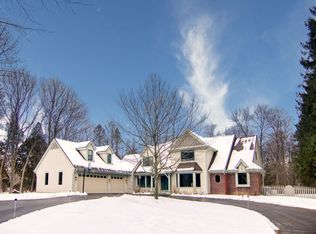 10814 N Cedarburg Rd, Mequon, WI 53092