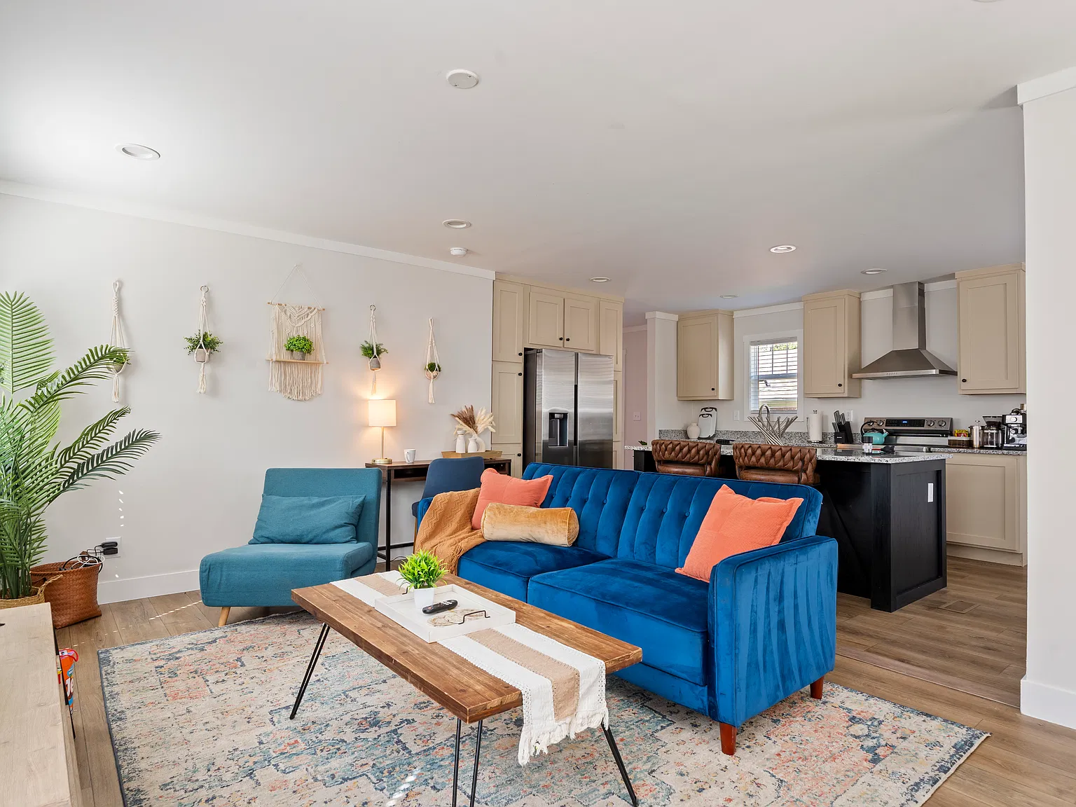 3 bed, 1155 sqft, $3,000 — Photo 3