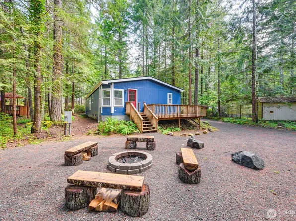 521 N Mt. Jupiter Drive, Hoodsport, WA 98548