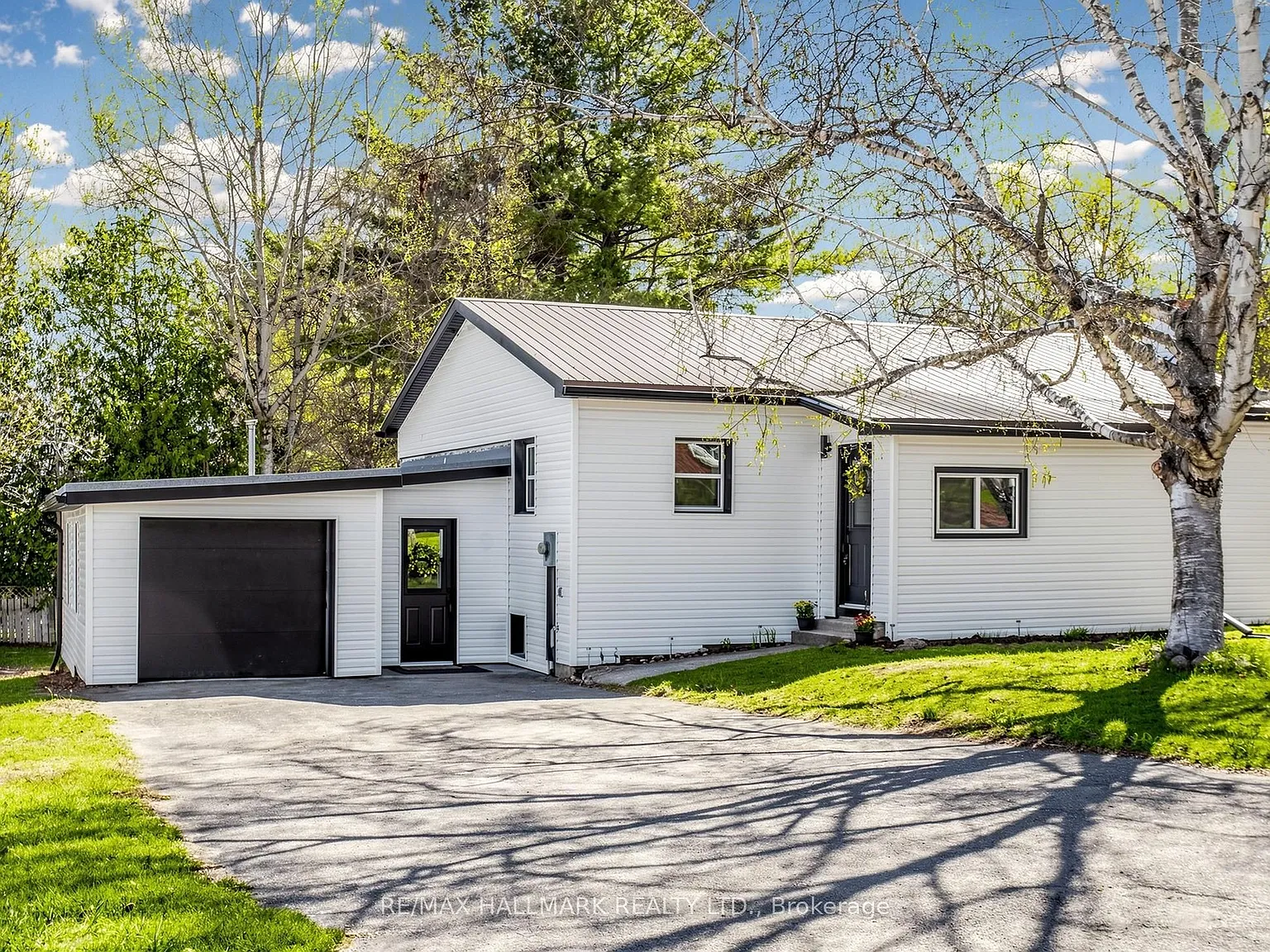5 bed, $2,700 — Photo 2