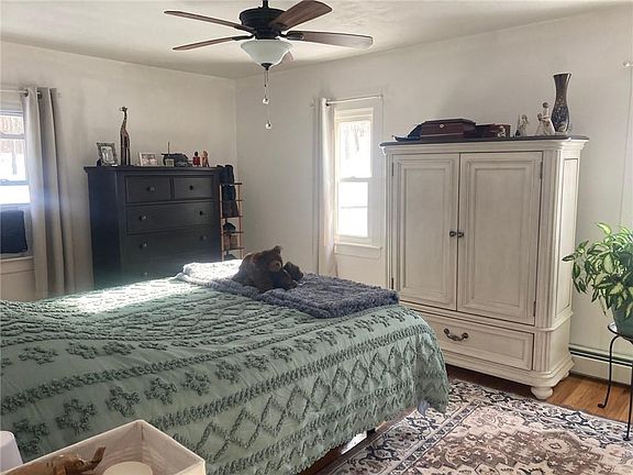 3rd image of 29 1/2 Mount Hygeia Rd