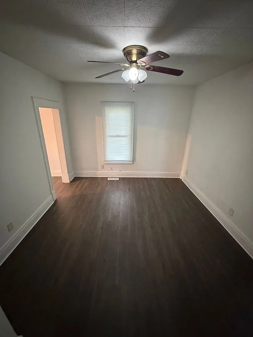 1610 E Sangamon Ave — Photo 4