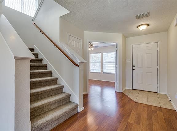 2nd image of 1609 Forest Oaks Way