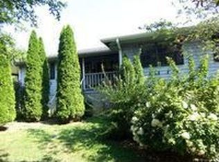 516 Chesnut Stump Rd, Hendersonville, NC 28792