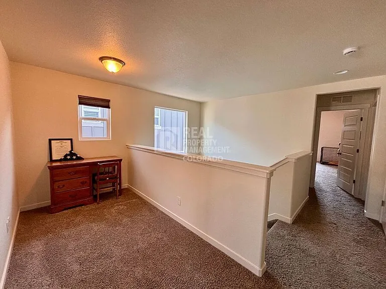 914 Antrim Loop — Photo 11