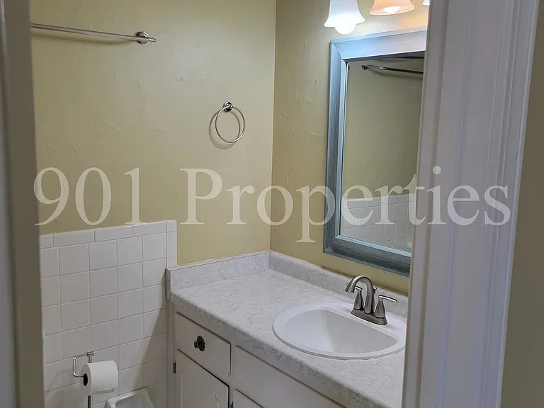 3389 Lord Dunmore Cv #1 — Photo 2