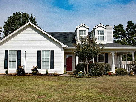 3rd image of 202 Autumn Woods Dr