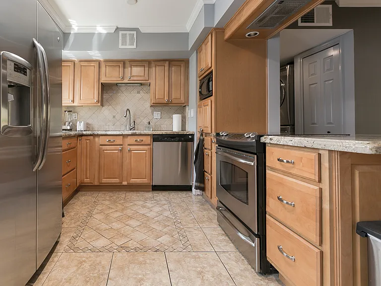 6824 E 2nd St #107 — Photo 11