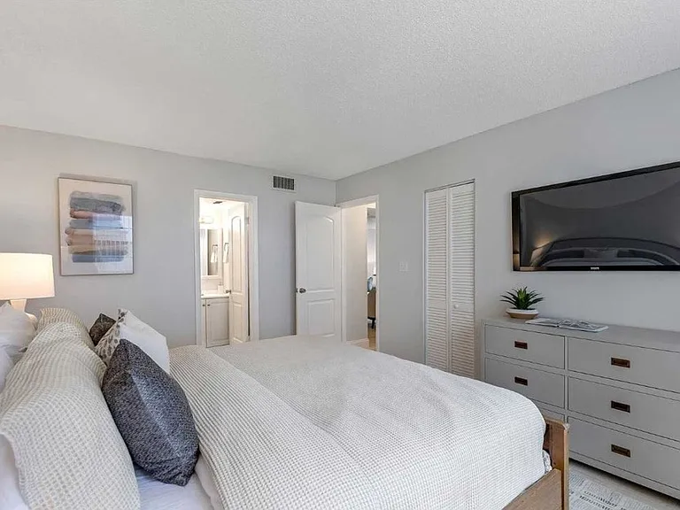 Amberstone Apartments — Photo 16