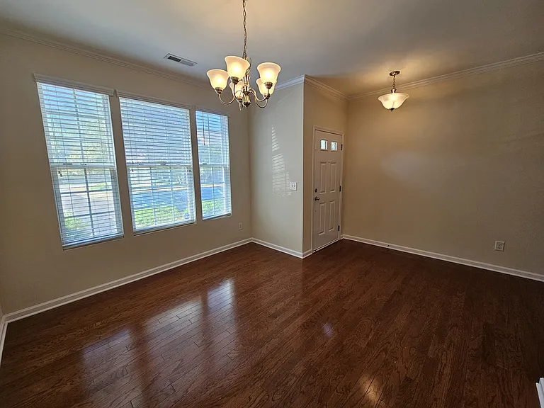 759 Cupola Dr — Photo 2