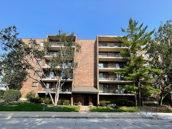 555 Graceland Ave APT 206, Des Plaines, IL 60016