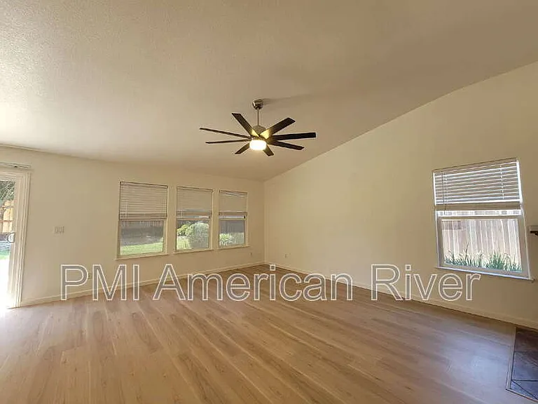 4405 Dusham Cir — Photo 15