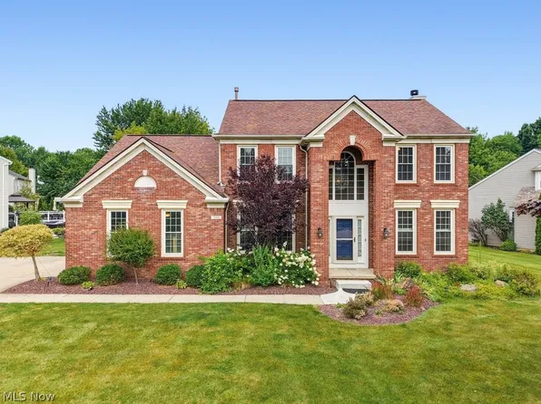 533 Continental Dr, Northfield, OH 44067