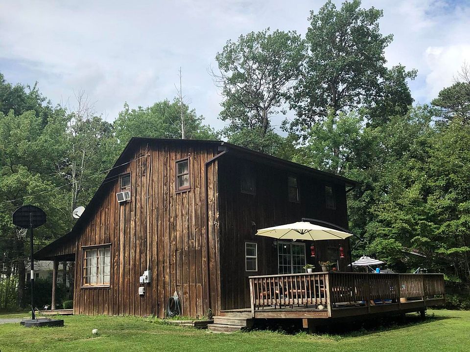 2nd image of 1204 Red Pine Rd