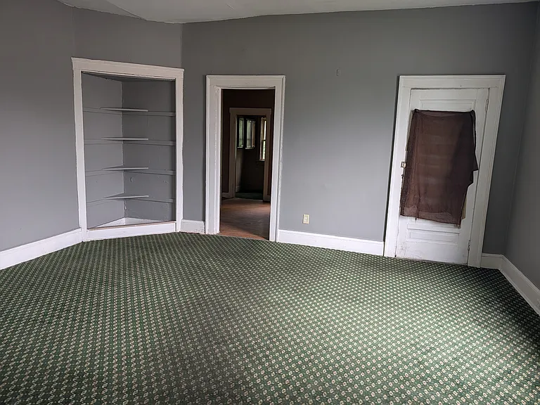 22-24 E Grand Ave — Photo 3
