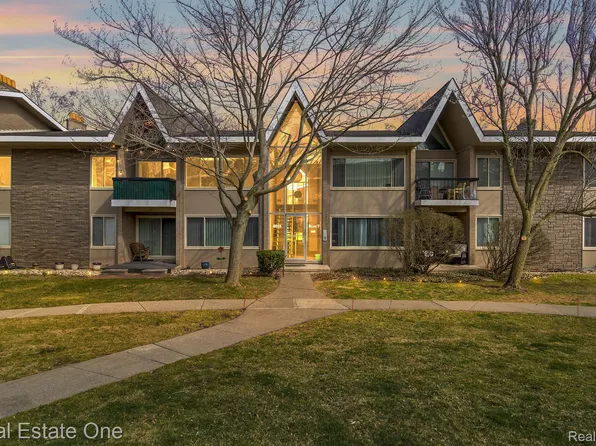 2015 Klingensmith Rd Unit 78, Bloomfield Hills, MI 48302