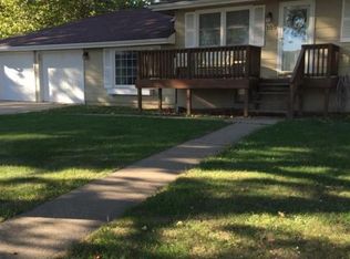 105 Ann Dr, Wathena, KS 66090