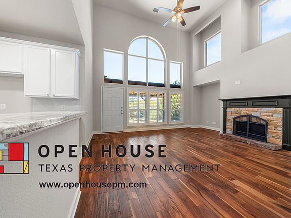 3rd image of 2105 Garden Crest Dr