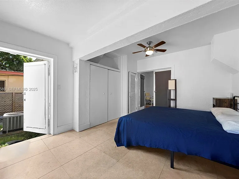 555 NE 73rd St — Photo 22