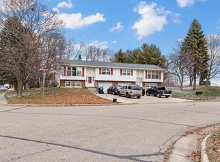 246 Washburn Rd, Deerfield, WI 53531