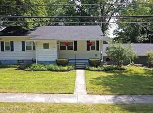 25760 Pineview Ave, Warren, MI 48091