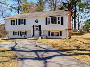 9 Tracy Beth Dr, North Attleboro, MA 02760